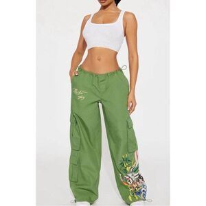Ed Hardy women's poplin cargo pant
Army Green Size L / Exellent